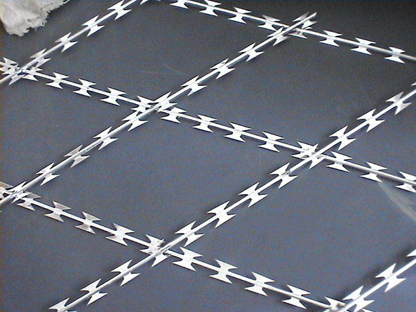 不銹鋼刀片刺繩