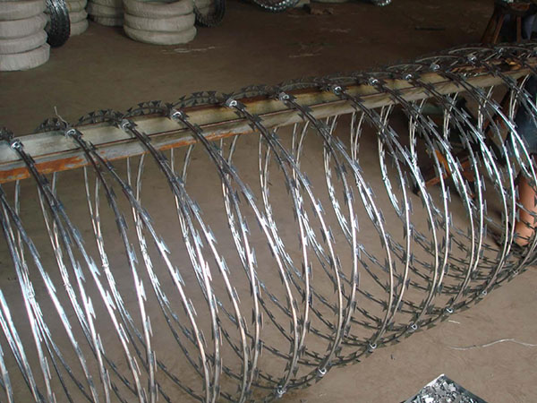 直線式刀片刺繩